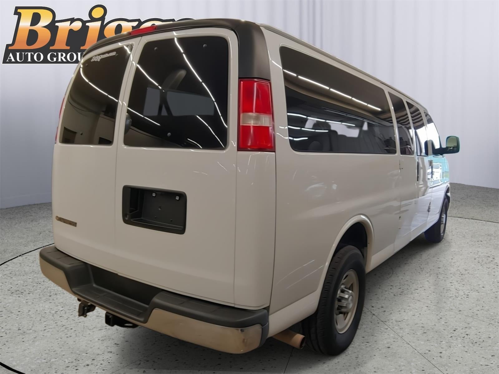 2017 Chevrolet Express Passenger 3500 LT