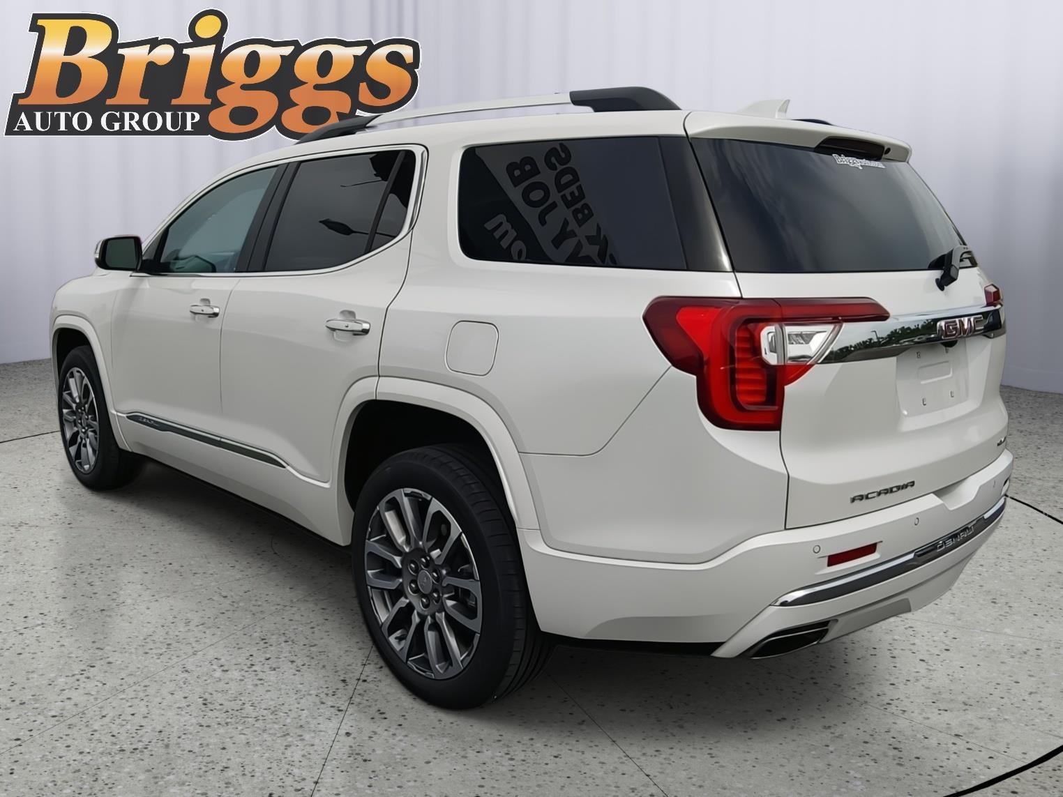 2023 GMC Acadia Denali