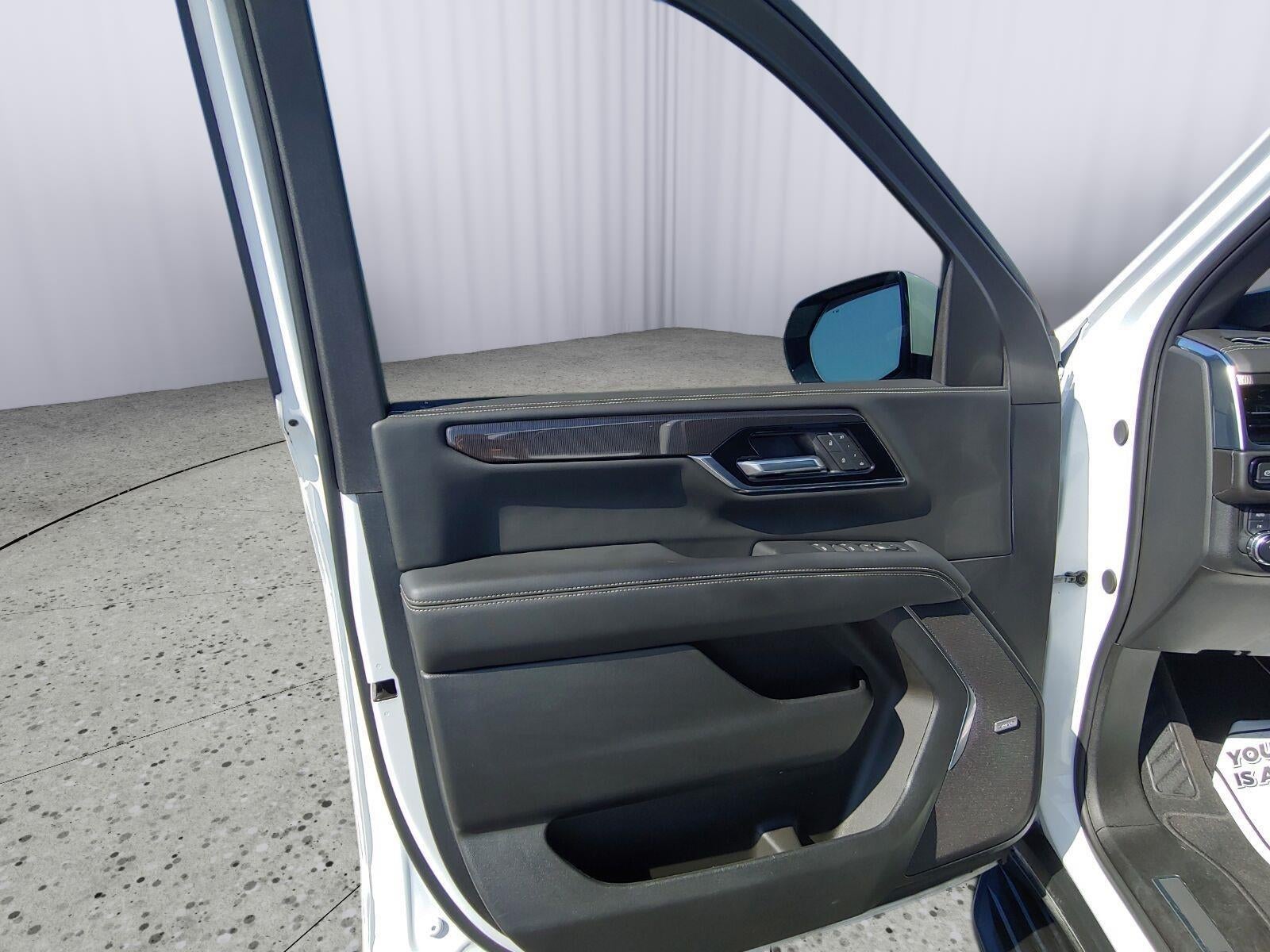 2025 GMC Yukon Elevation