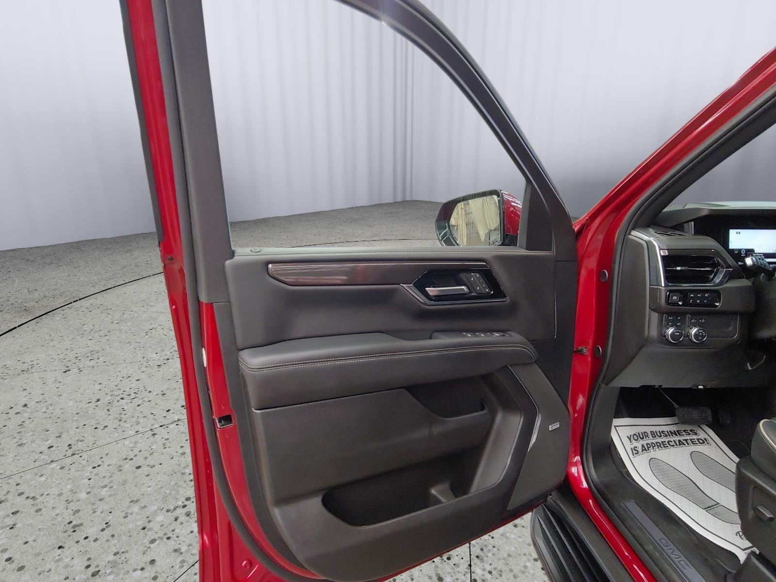 2025 GMC Yukon Elevation