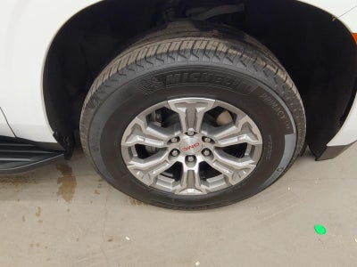 2022 GMC Yukon XL SLE