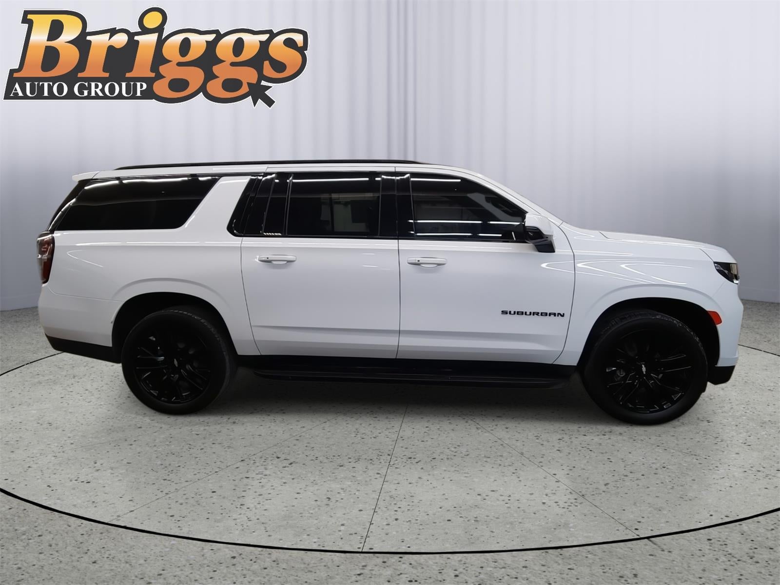 2023 Chevrolet Suburban RST