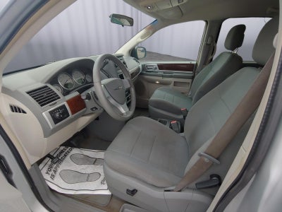 2010 Chrysler Town & Country Touring