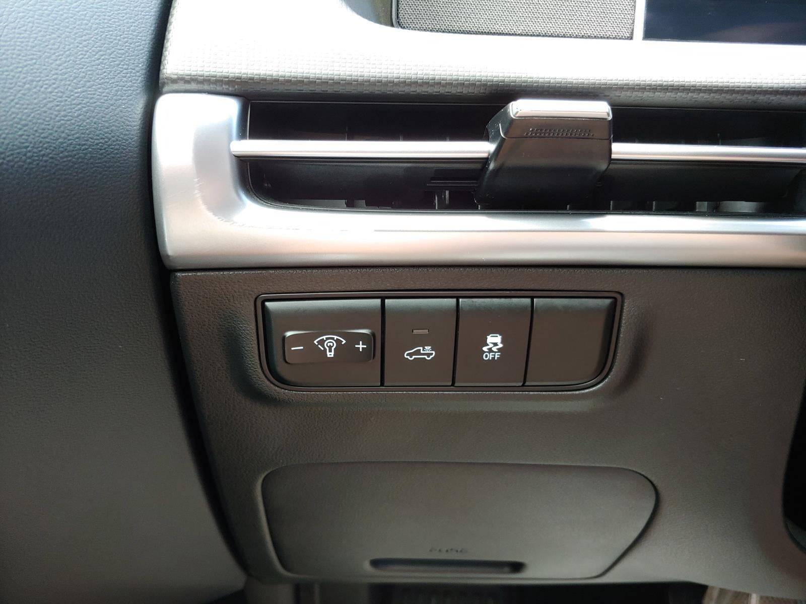 2025 Hyundai Santa Cruz SEL Activity
