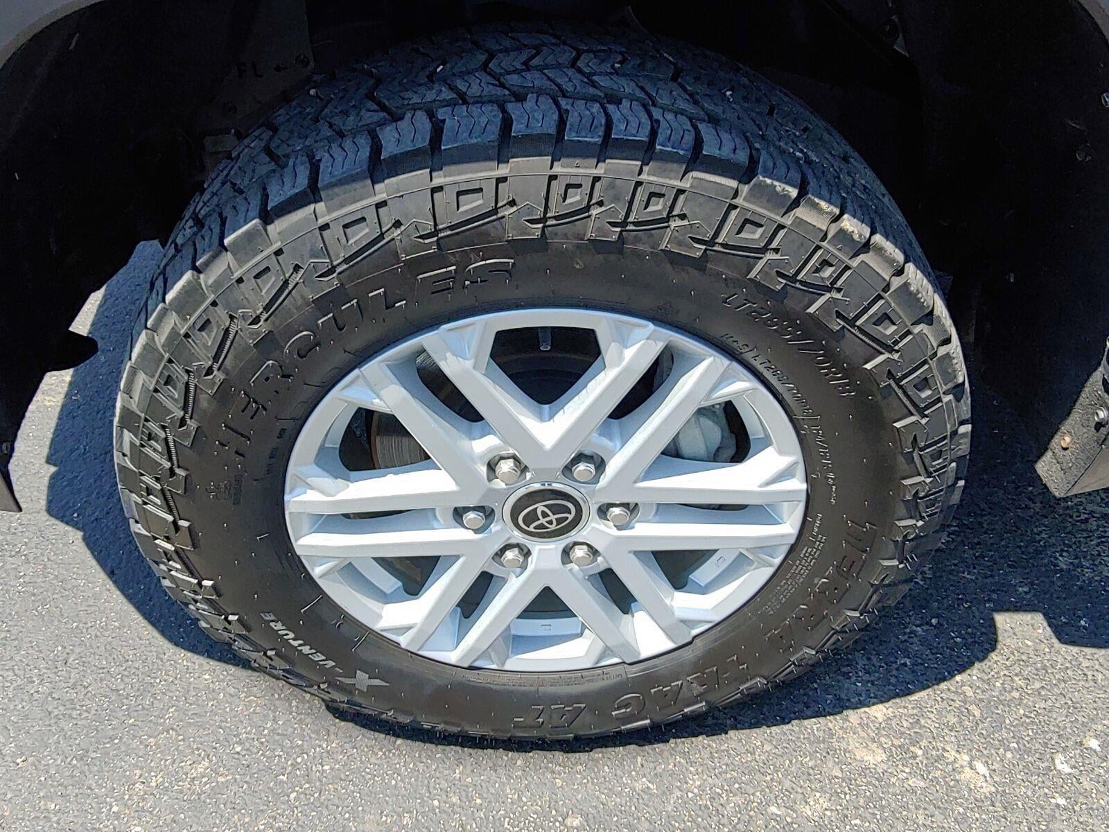 2023 Toyota Tundra 4WD SR5
