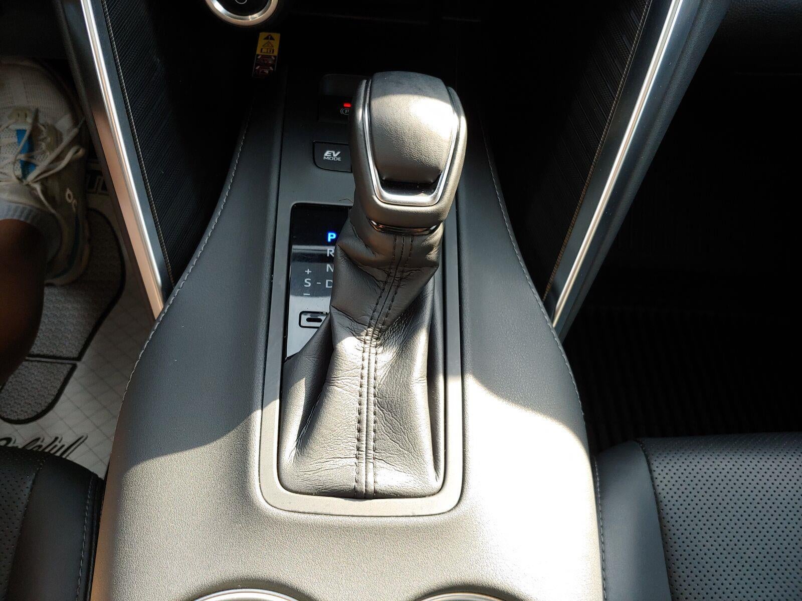 2024 Toyota Venza LE