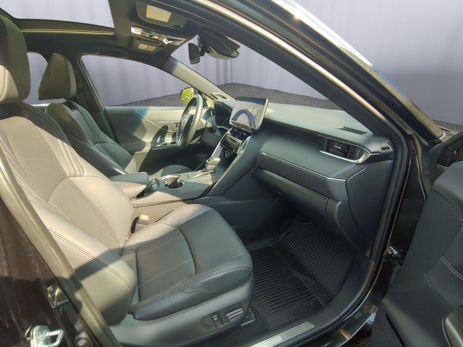 2024 Toyota Venza LE