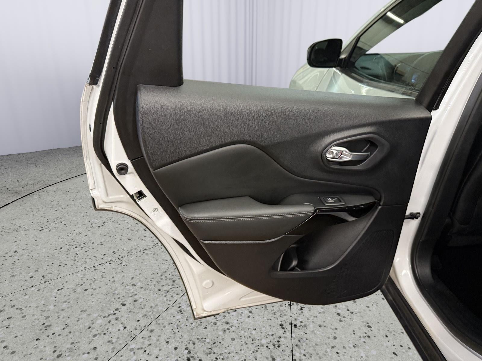 2023 Jeep Cherokee Altitude Lux 4x4