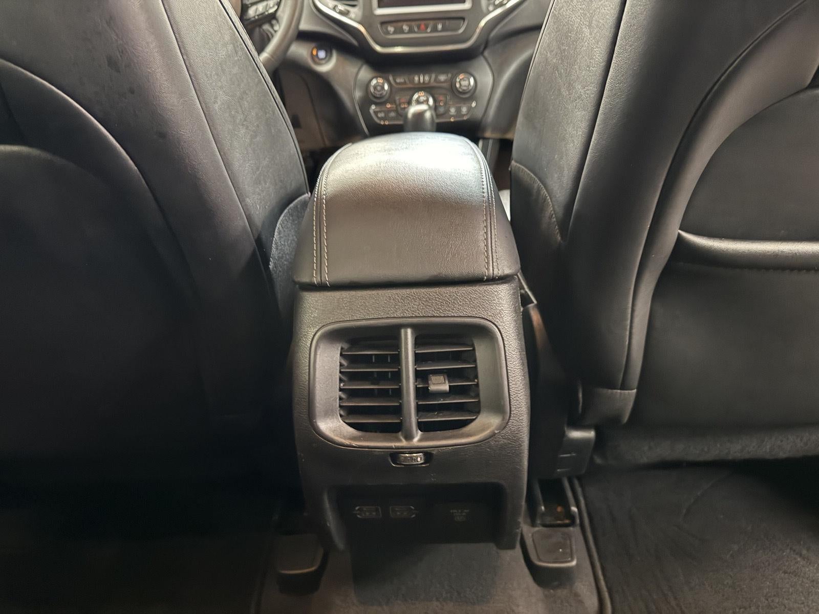 2023 Jeep Cherokee Altitude Lux 4x4