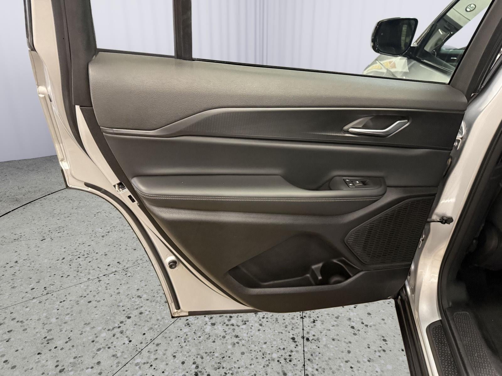 2024 Jeep Grand Cherokee L Altitude 4x4