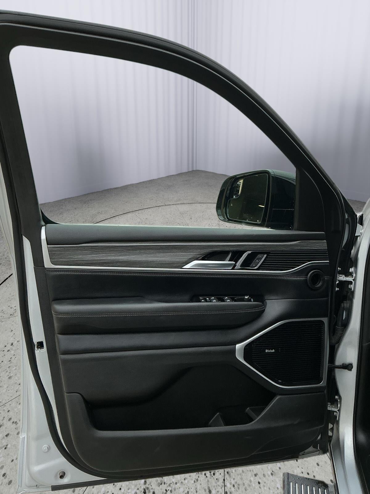 2024 Jeep Wagoneer Series III