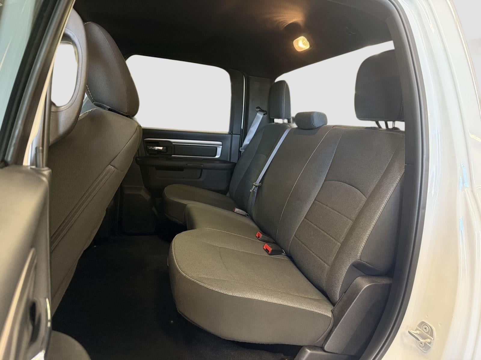 2024 RAM 1500 Classic Warlock Crew Cab 4x2 5'7' Box