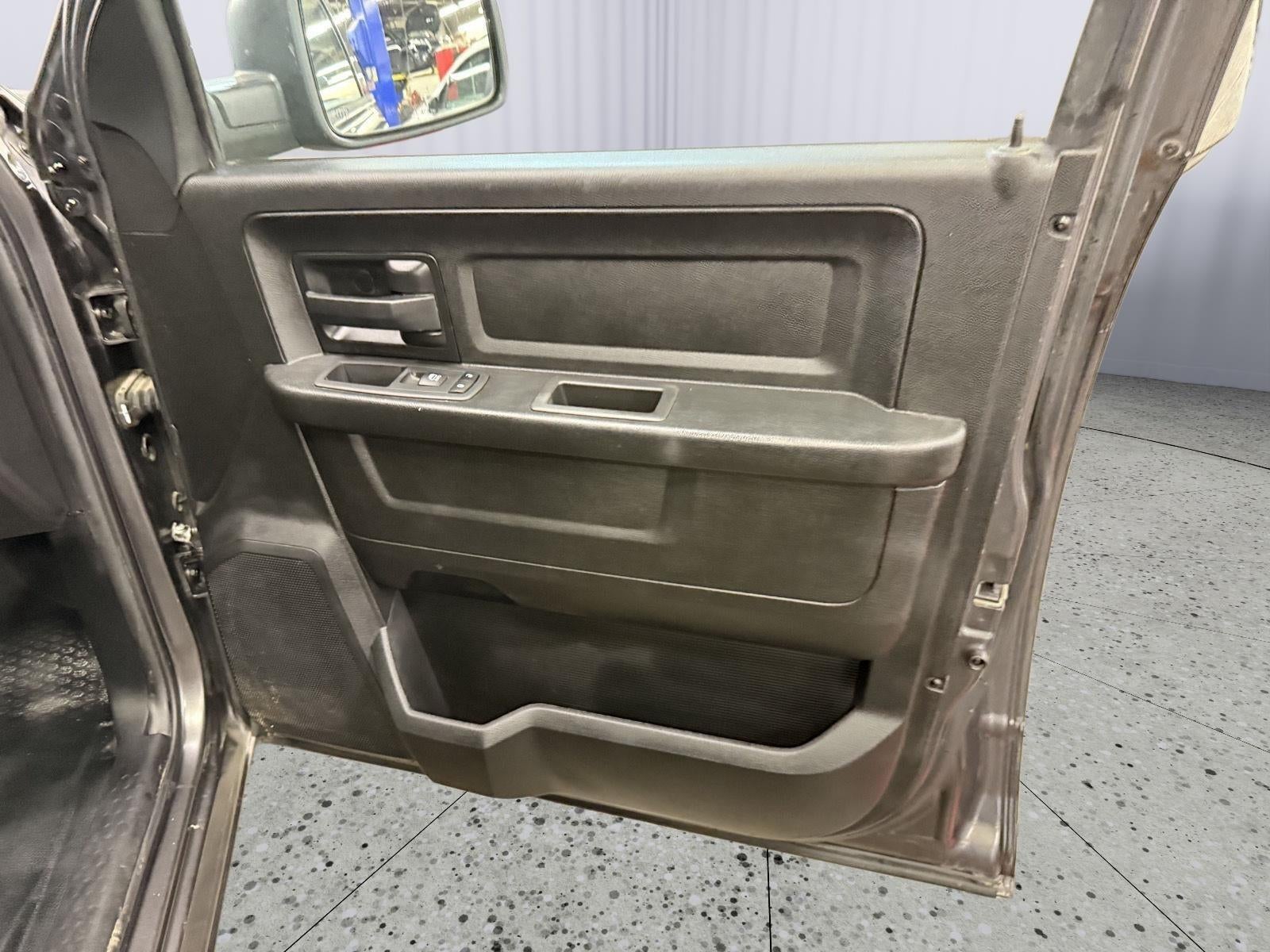 2019 RAM 1500 Classic Tradesman Crew Cab 4x4 5'7' Box