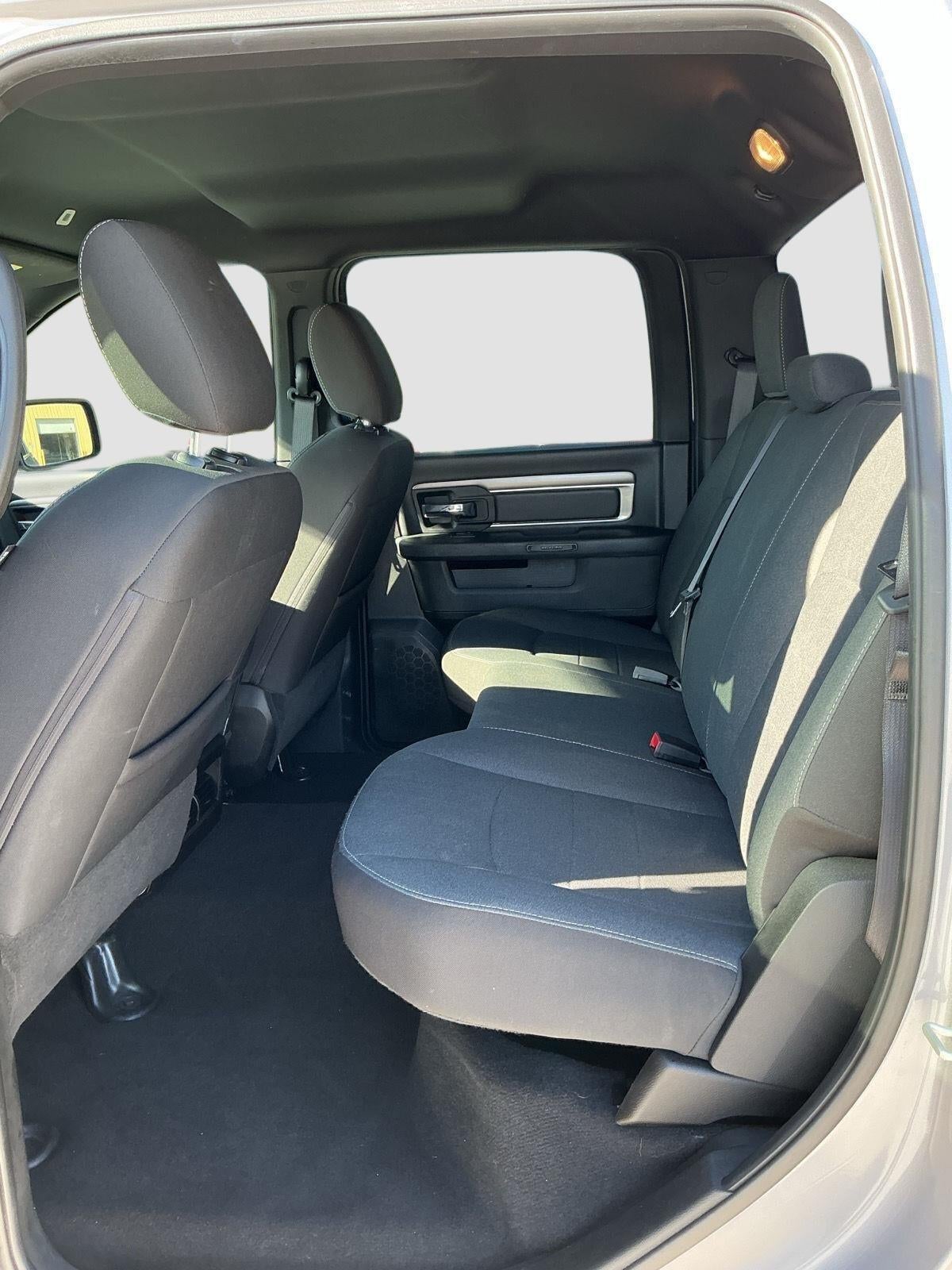 2024 RAM 1500 Classic Warlock Crew Cab 4x4 5'7' Box