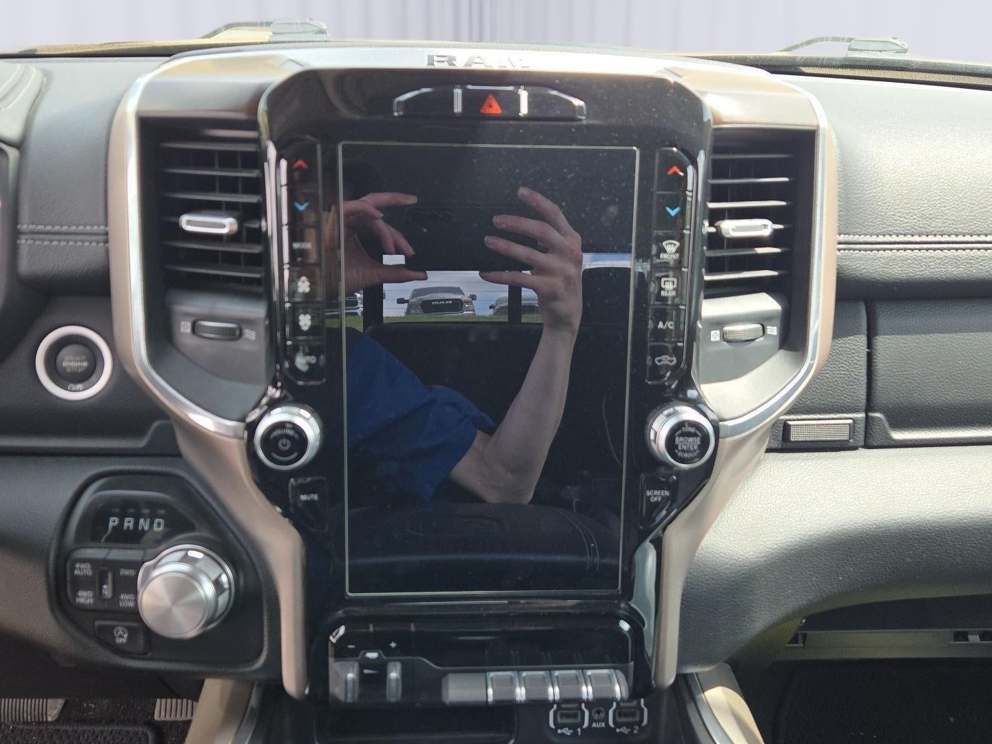 2021 RAM 1500 Laramie Crew Cab 4x4 5'7' Box