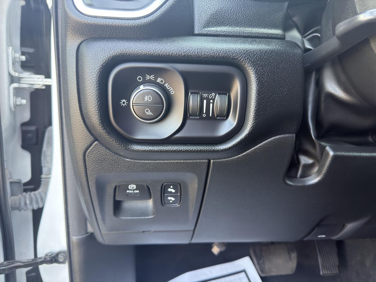 2022 RAM Ram 1500 Laramie Crew Cab 4x4 5'7' Box