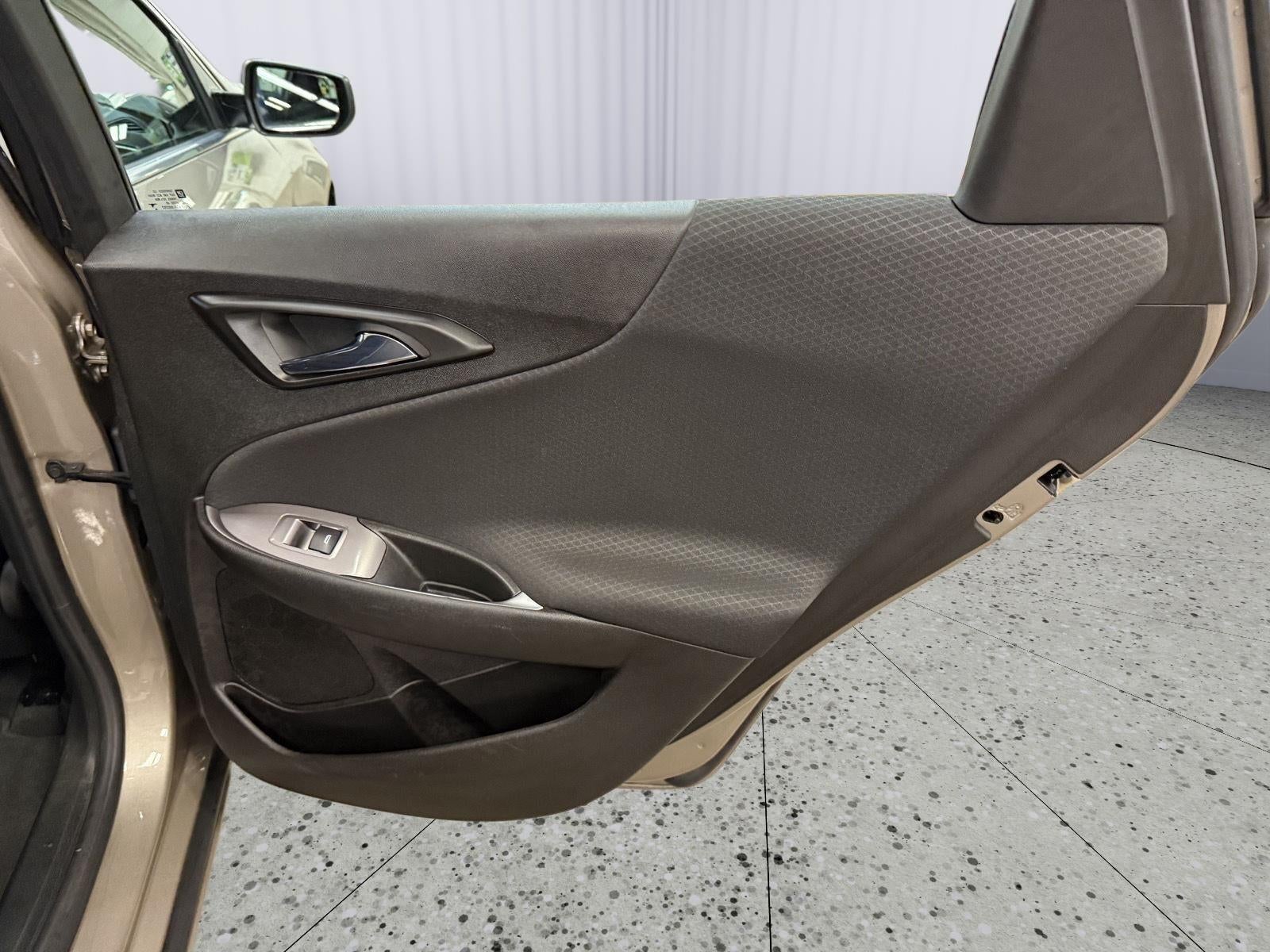 2022 Chevrolet Malibu FWD LT