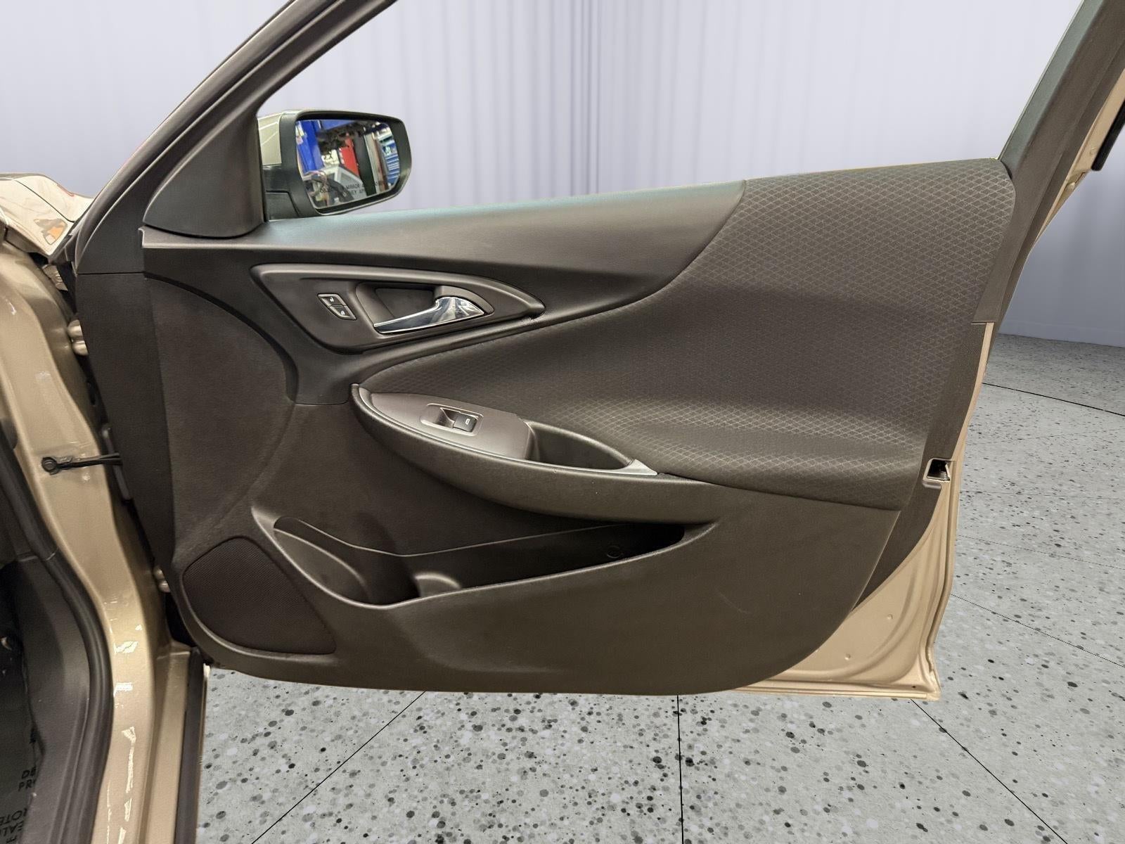 2022 Chevrolet Malibu FWD LT