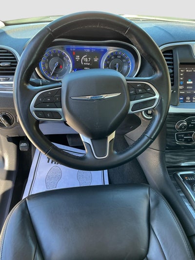 2022 Chrysler 300 Touring L