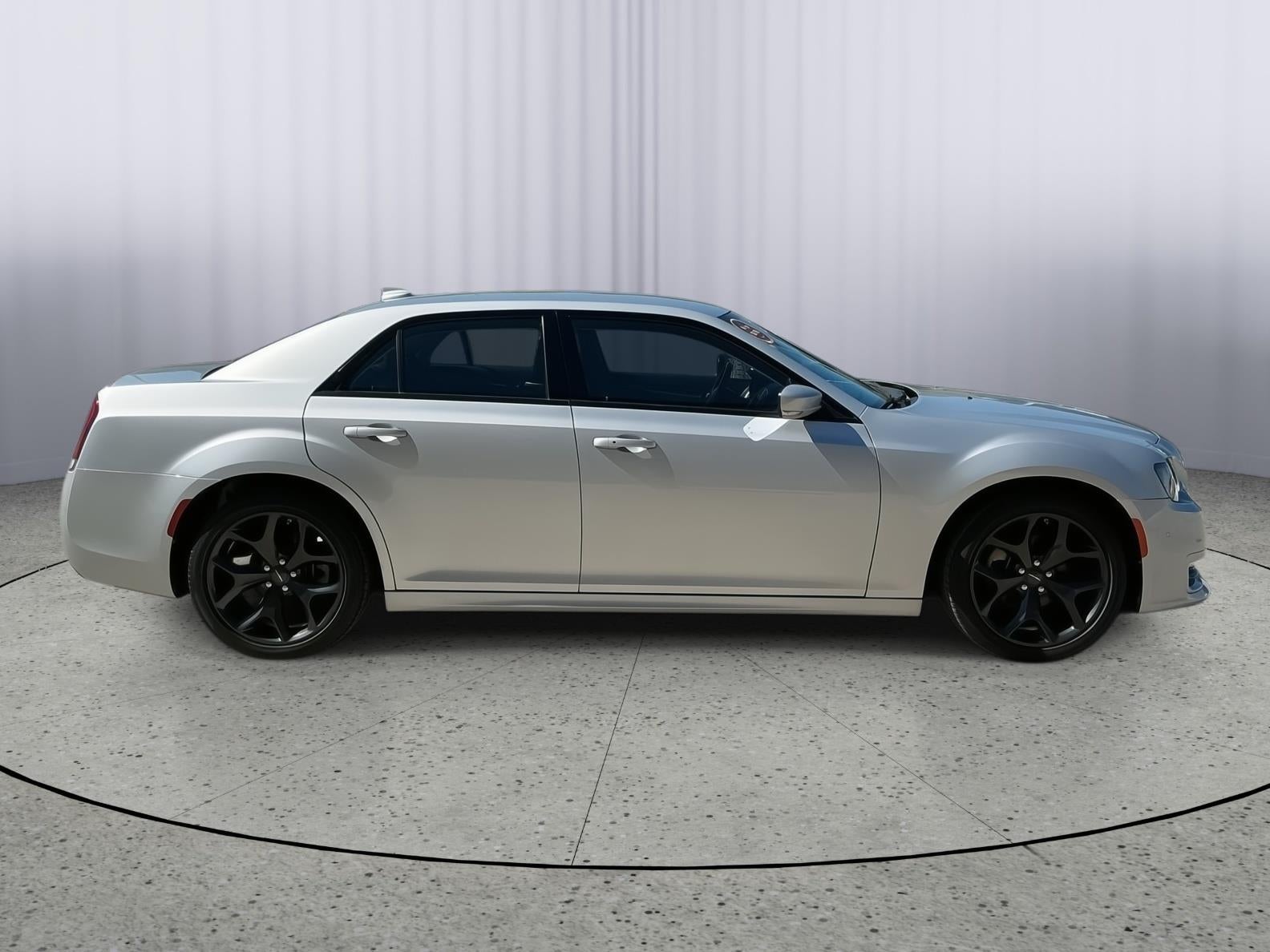 2022 Chrysler 300 Touring L