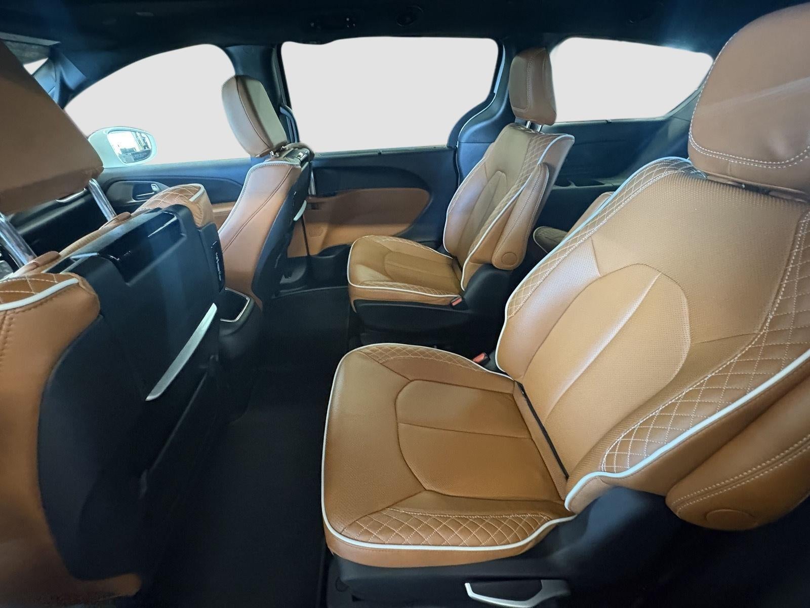 2024 Chrysler Pacifica Hybrid Pinnacle