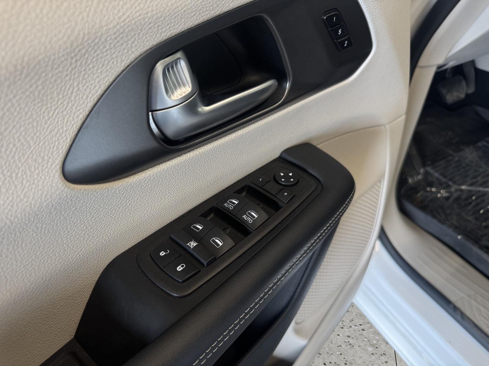 2024 Chrysler Pacifica Touring L AWD