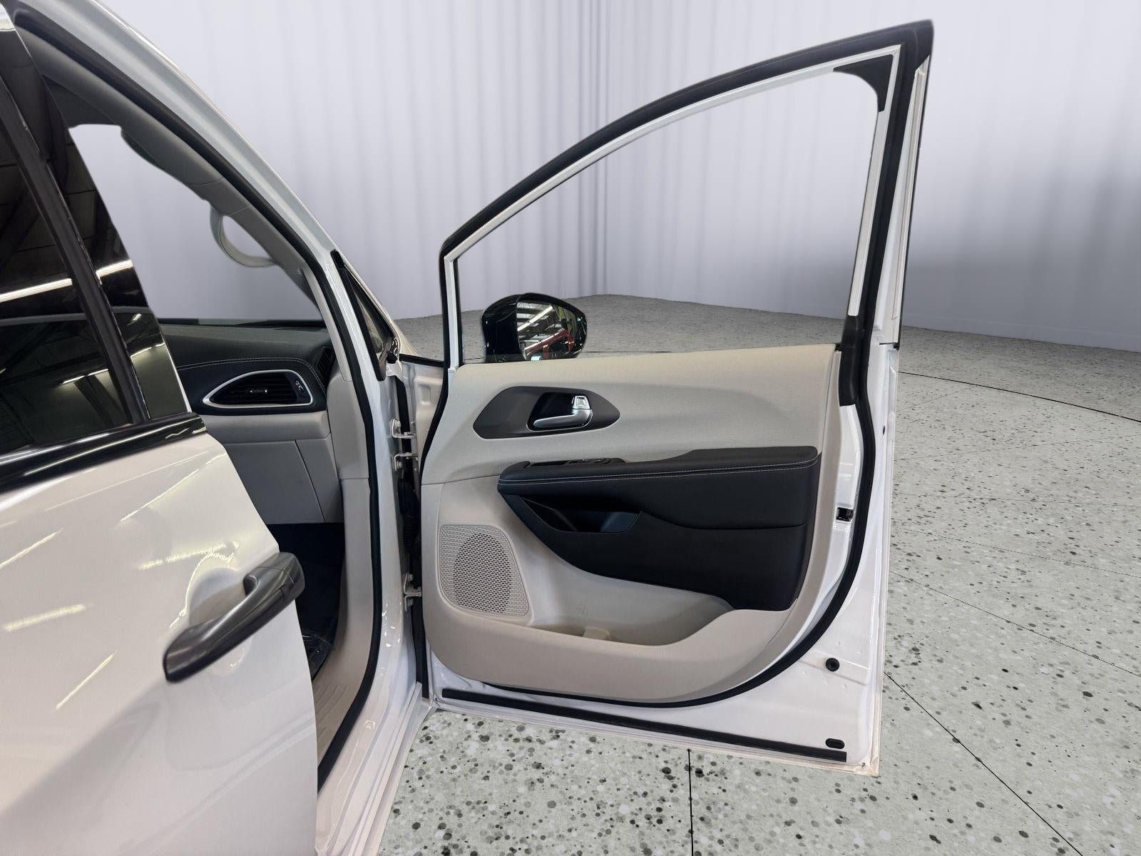 2024 Chrysler Pacifica Touring L AWD