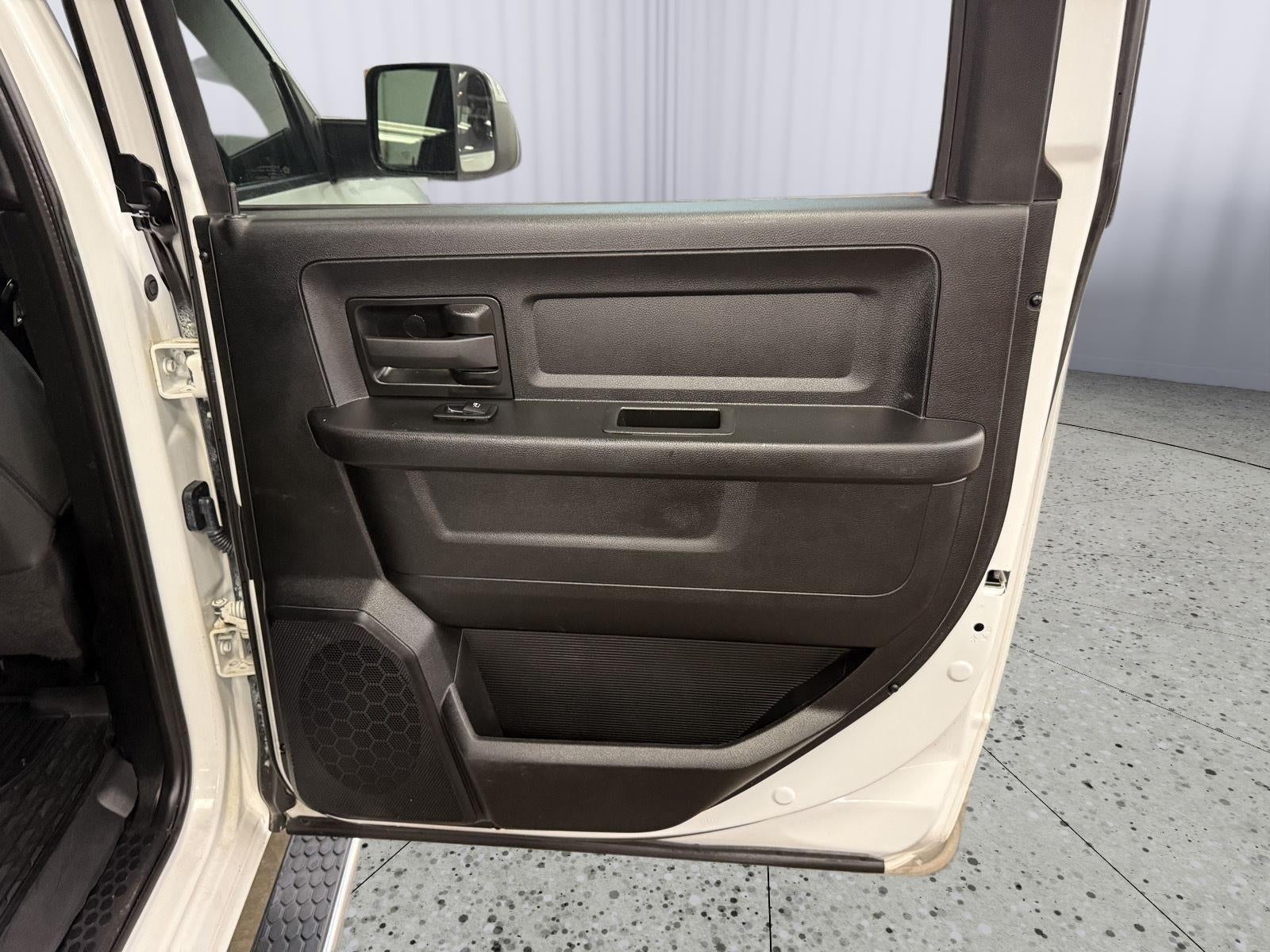 2021 RAM 3500 Tradesman Crew Cab 4x4 8' Box