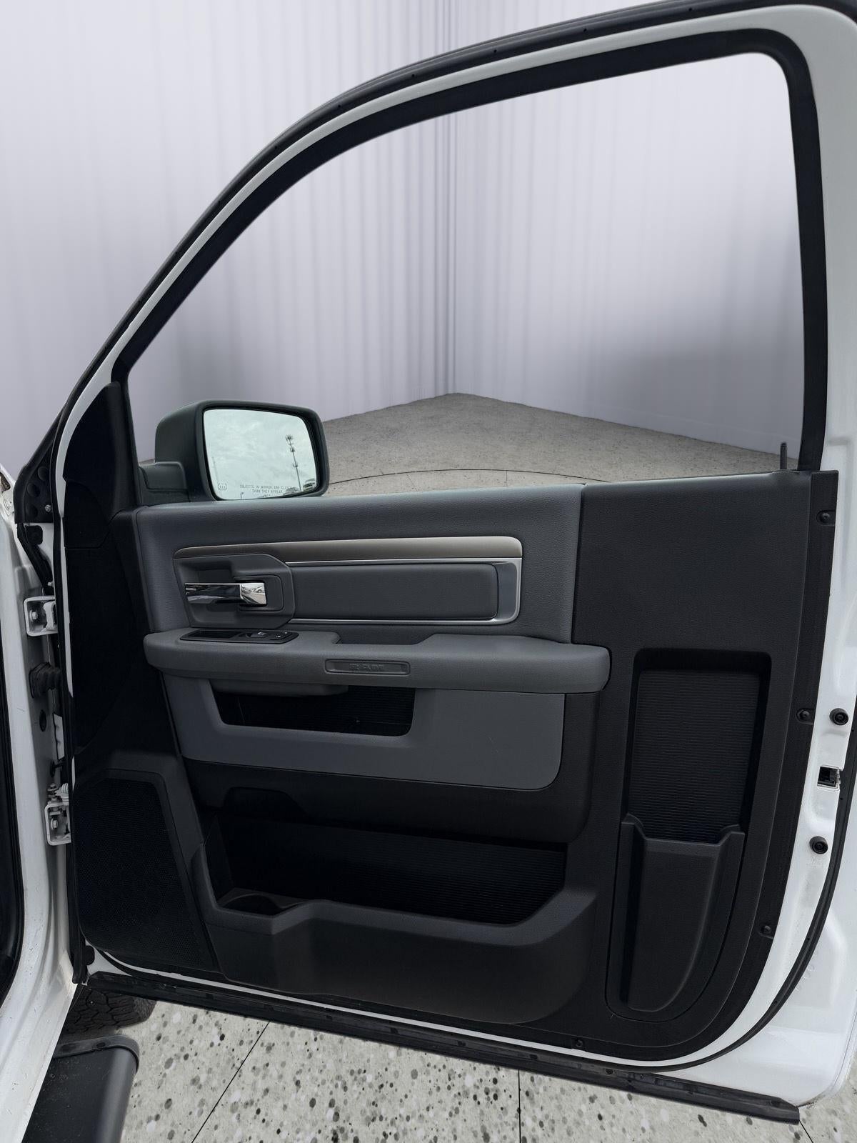2019 RAM 1500 Classic Tradesman Regular Cab 4x2 8' Box