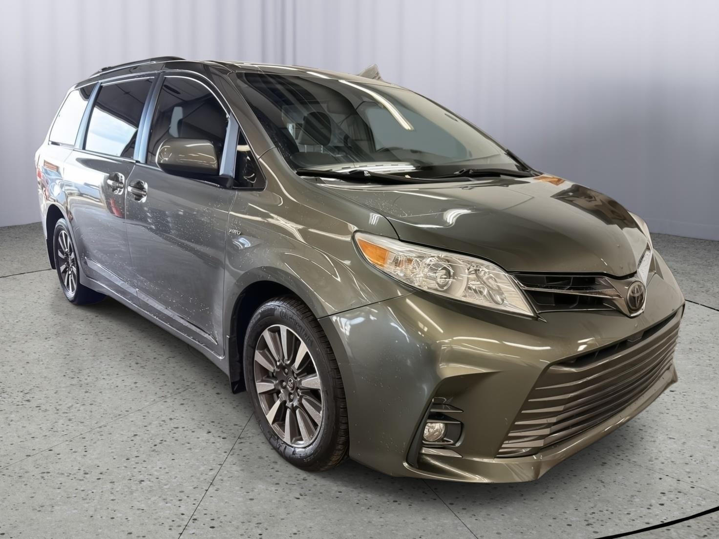 2018 Toyota Sienna XLE 7 Passenger