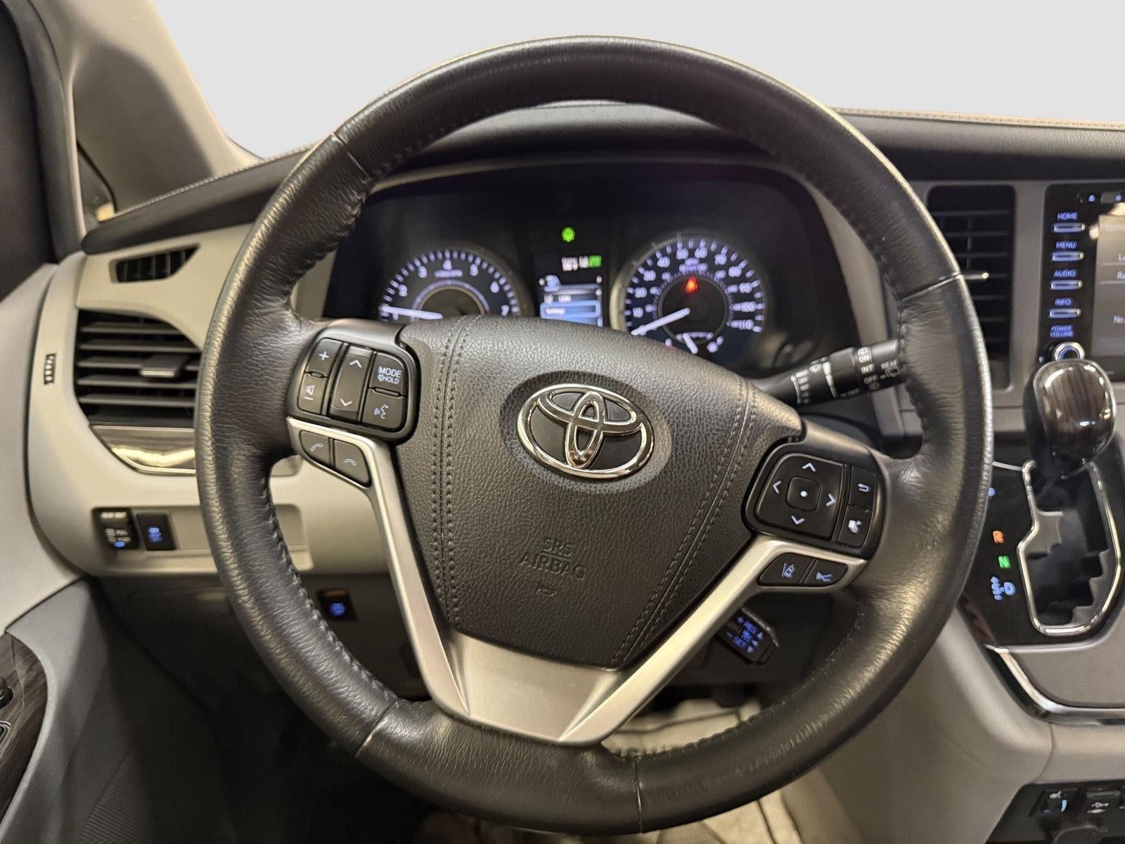 2018 Toyota Sienna XLE 7 Passenger