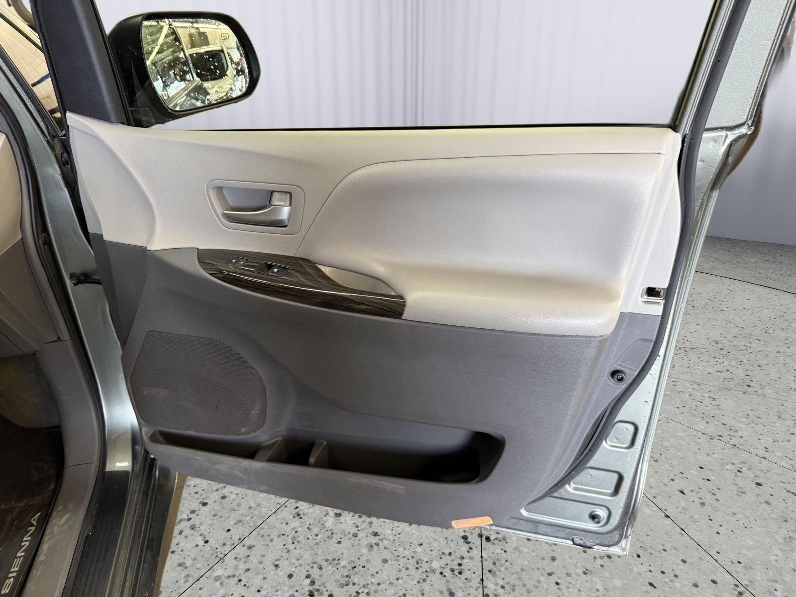 2018 Toyota Sienna XLE 7 Passenger