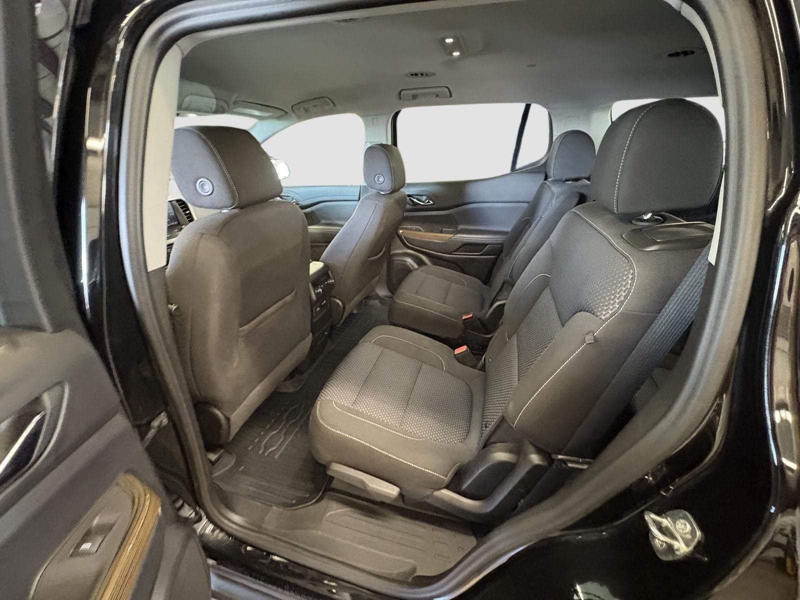 2022 GMC Acadia SLE