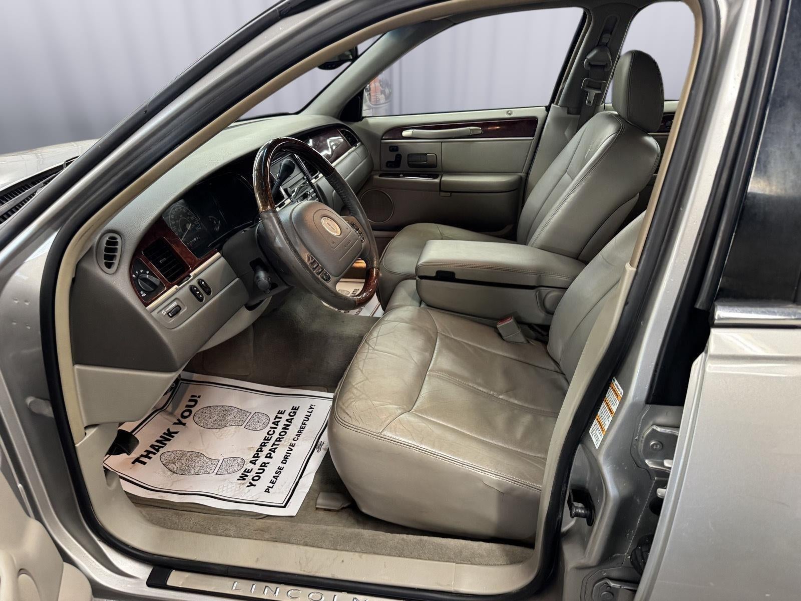 2003 Lincoln Town Car Cartier