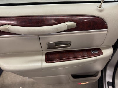 2003 Lincoln Town Car Cartier