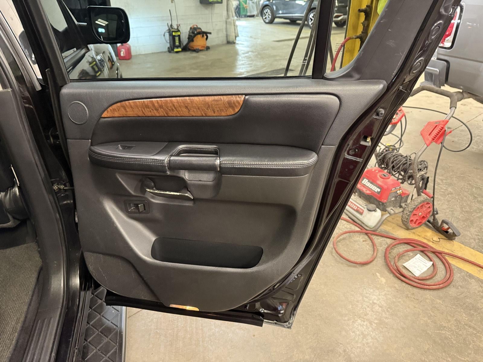 2008 Nissan Armada LE