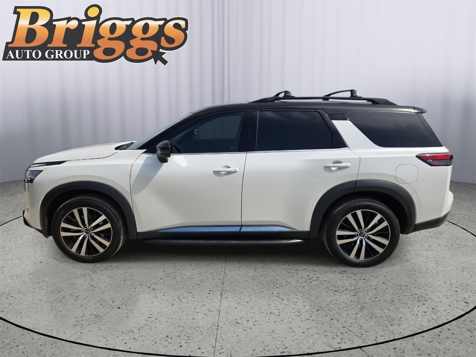 Used 2023 Nissan Pathfinder Platinum with VIN 5N1DR3DK1PC220935 for sale in Kansas City
