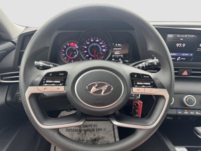 2023 Hyundai Elantra SE