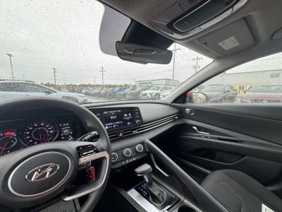 2023 Hyundai Elantra SE