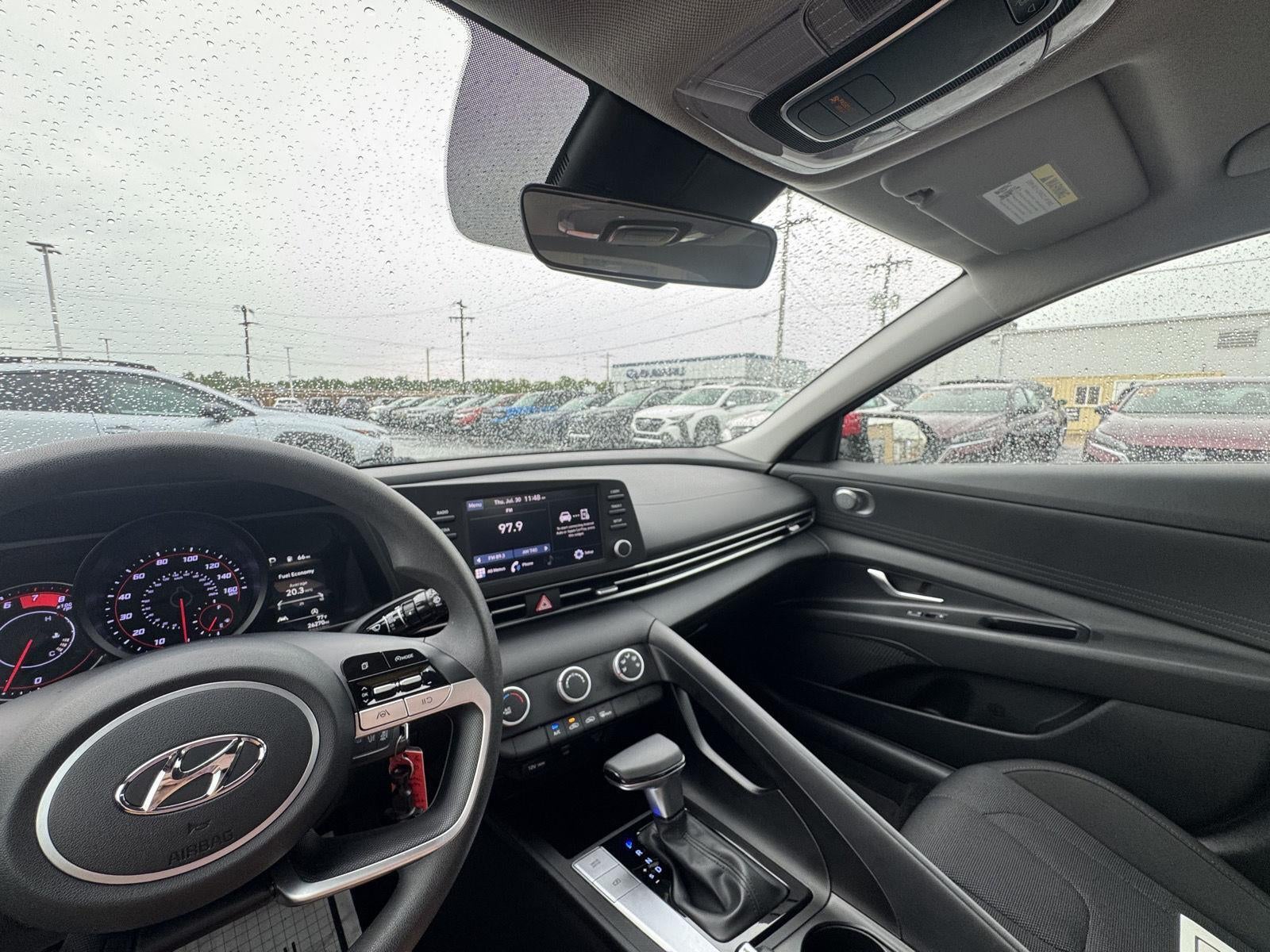 2023 Hyundai Elantra SE