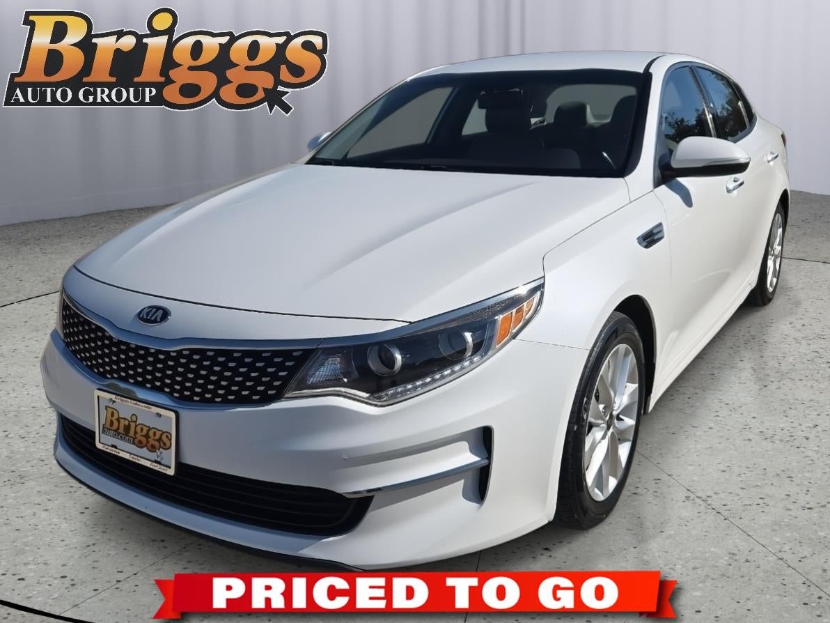 2017 Kia Optima EX AT's photo