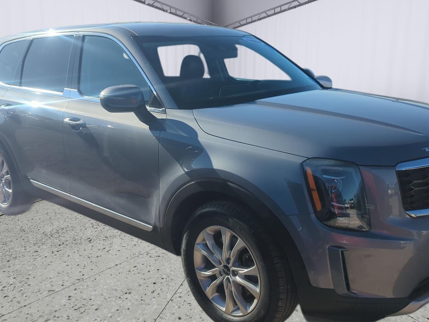 Used 2022 Kia Telluride LX with VIN 5XYP2DHC9NG211844 for sale in Kansas City