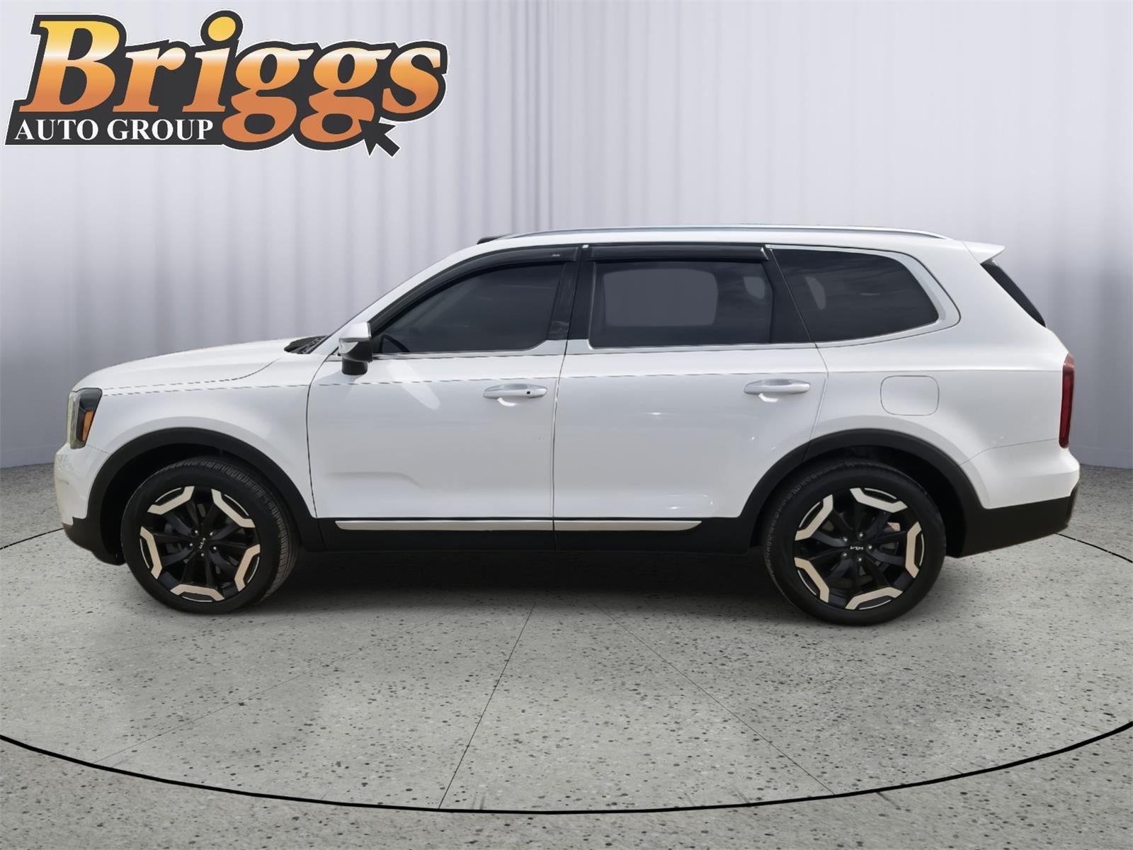 Used 2024 Kia Telluride S with VIN 5XYP6DGC3RG498268 for sale in Kansas City