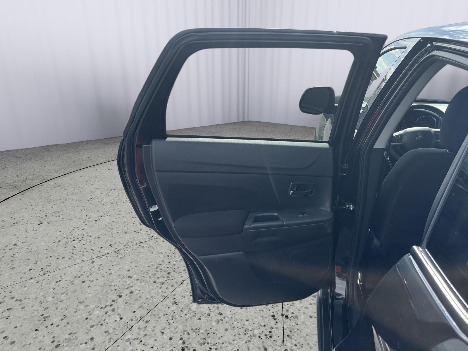 2025 Mitsubishi Outlander Sport SE