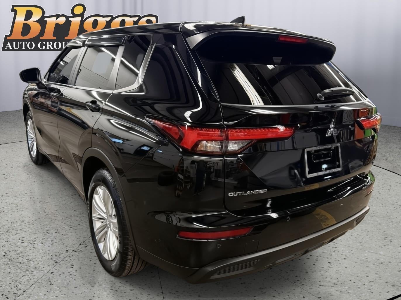 2024 Mitsubishi Outlander ES