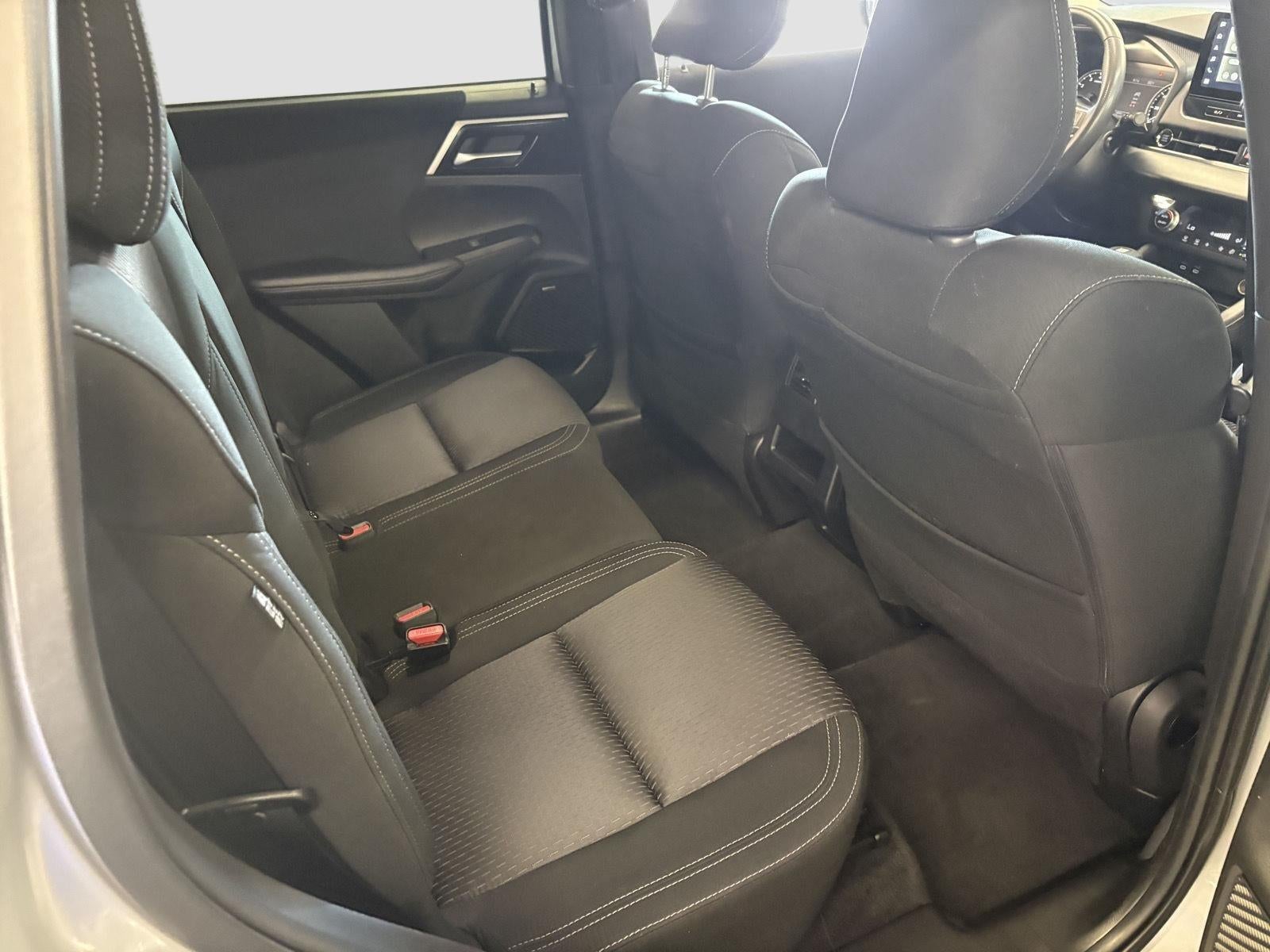 2025 Mitsubishi Outlander ES