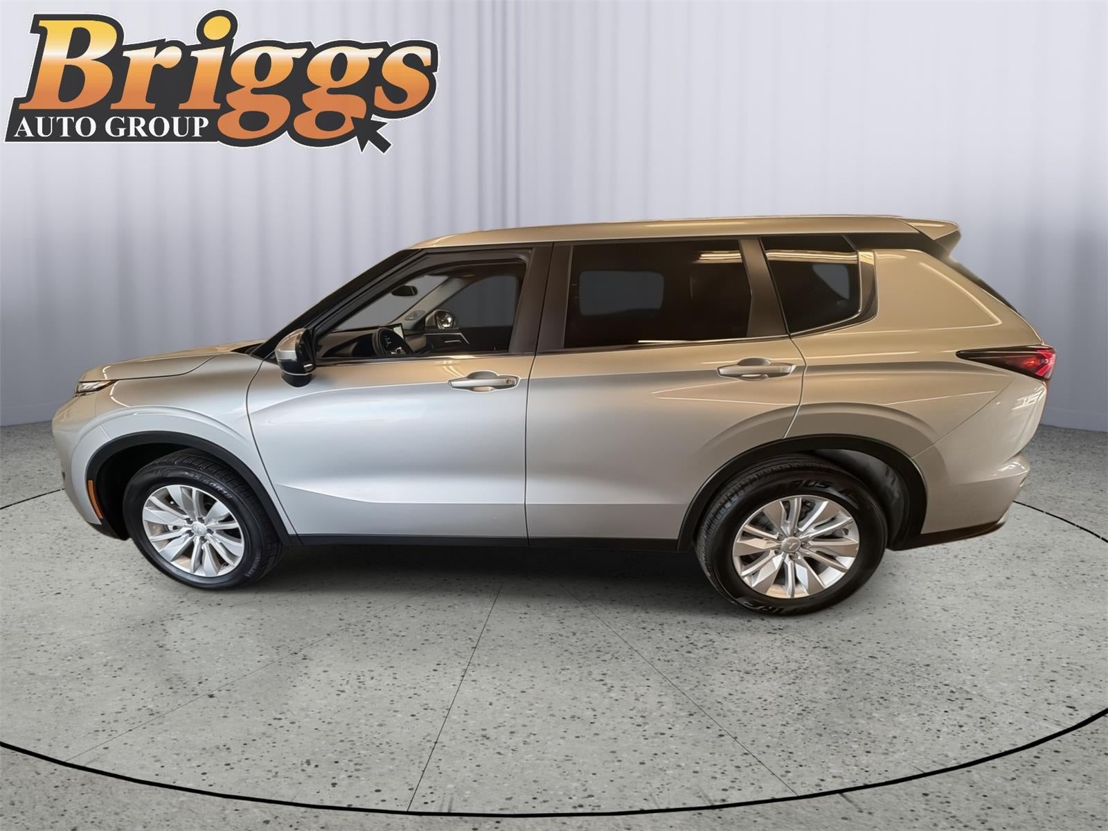 2025 Mitsubishi Outlander ES