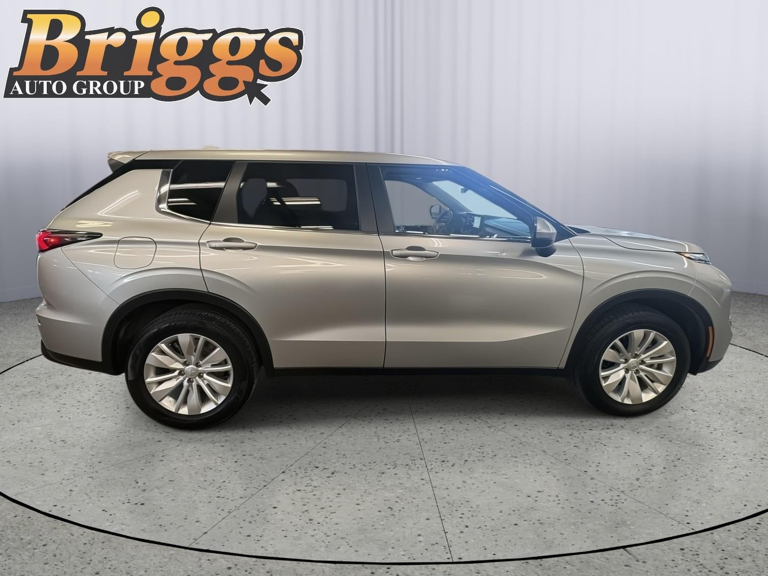 2025 Mitsubishi Outlander ES