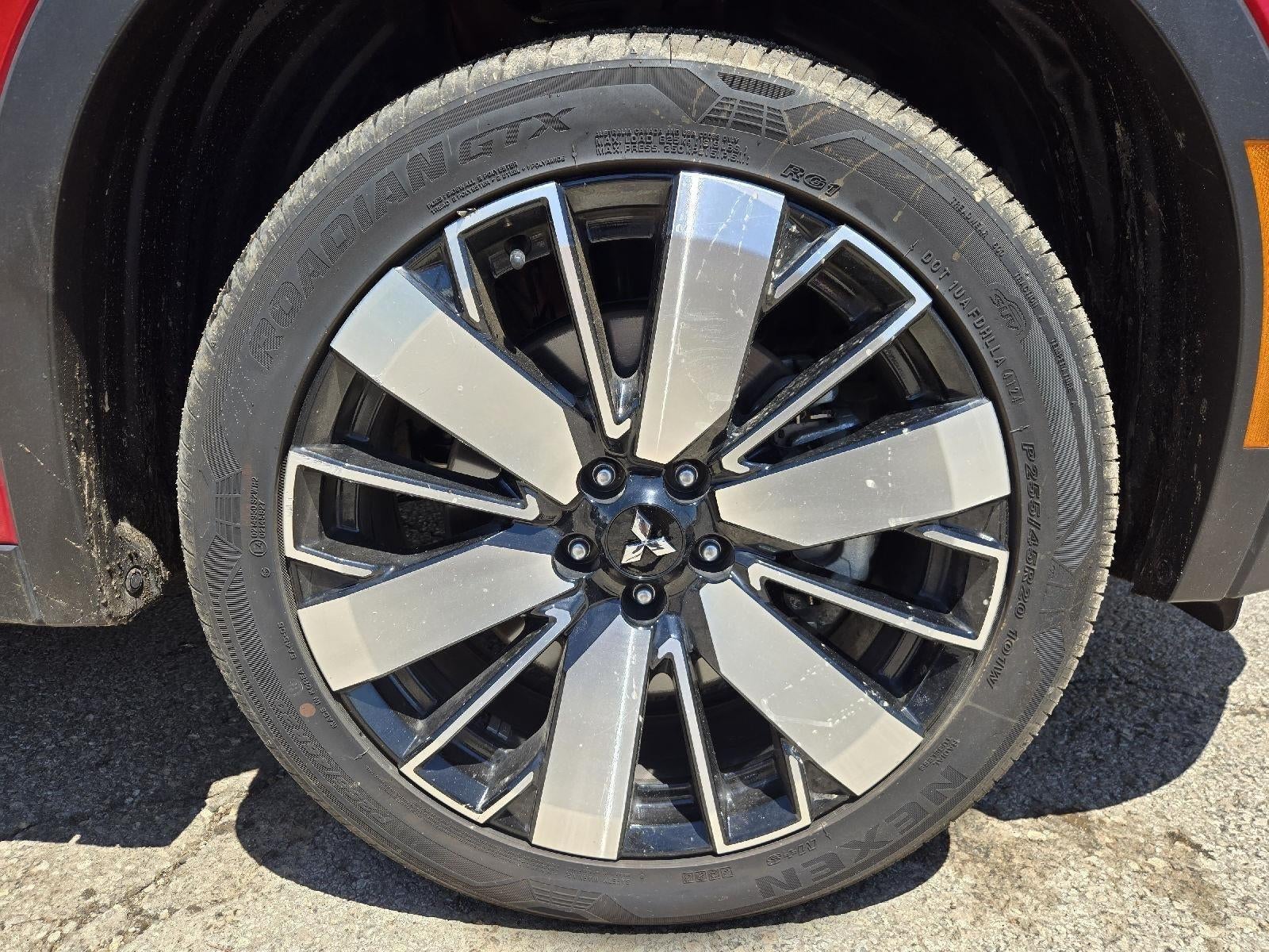 2025 Mitsubishi Outlander SE