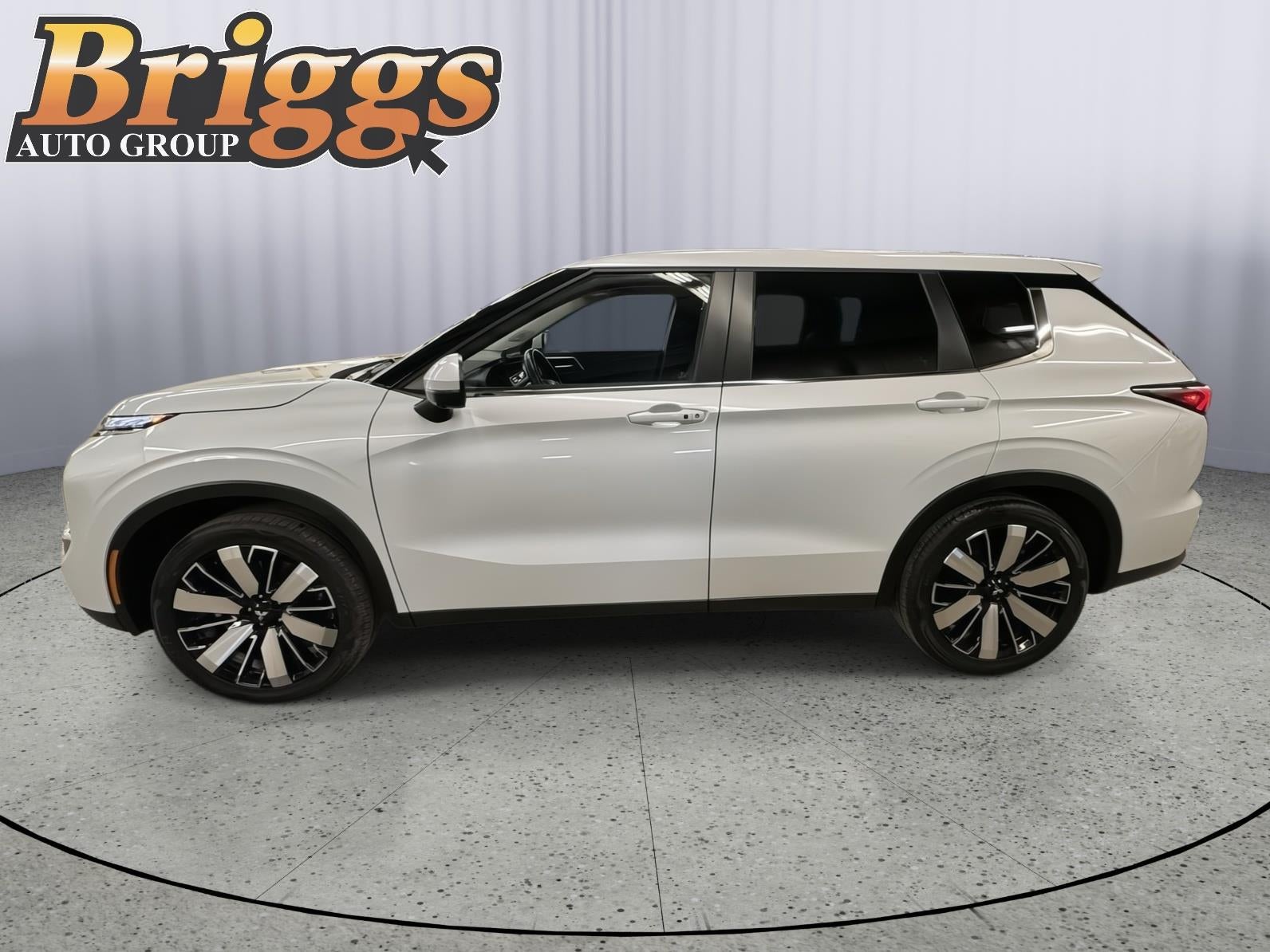 Used 2025 Mitsubishi Outlander SE with VIN JA4J4VA88SZ016790 for sale in Kansas City